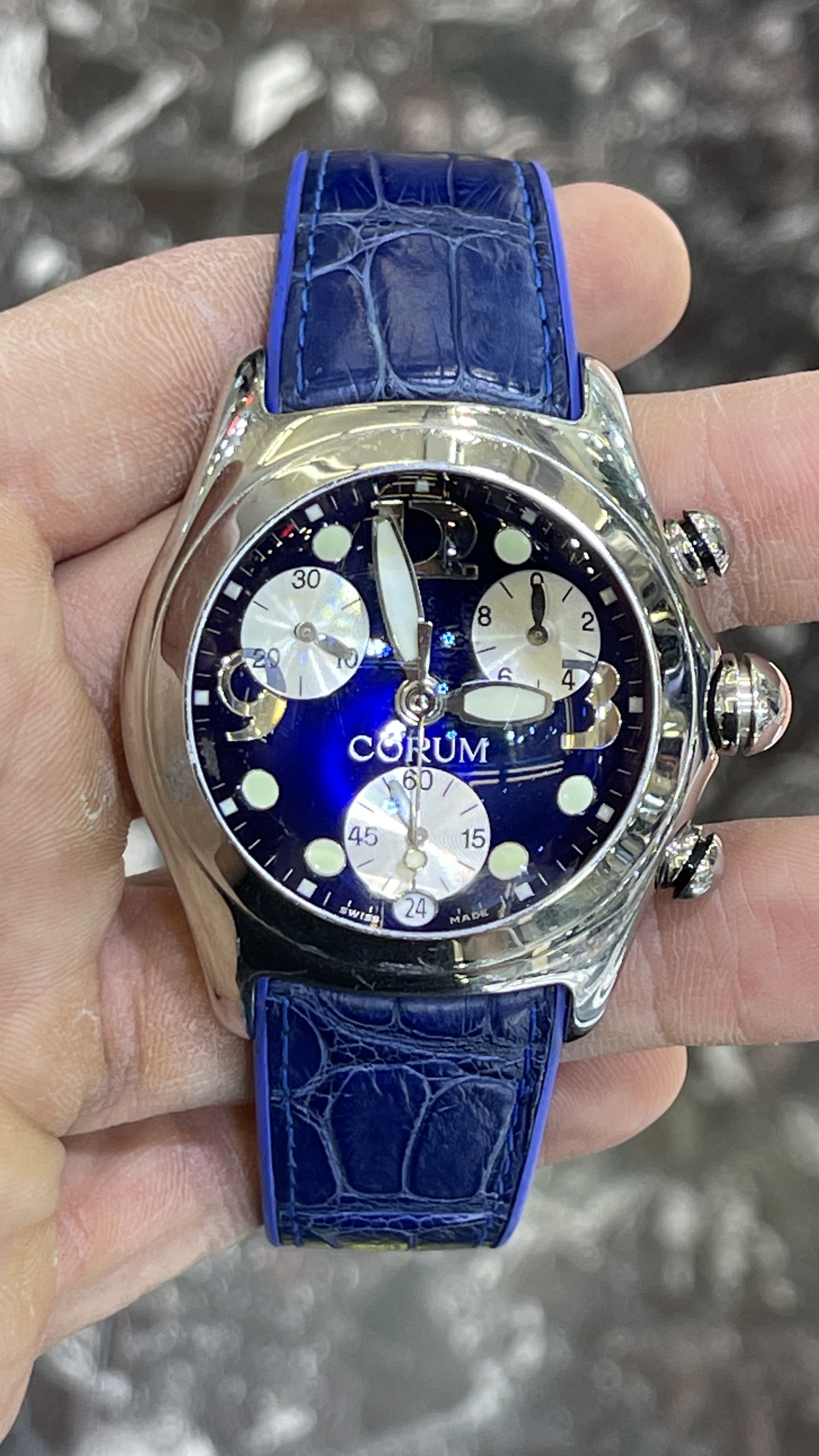 corum bubble blue
